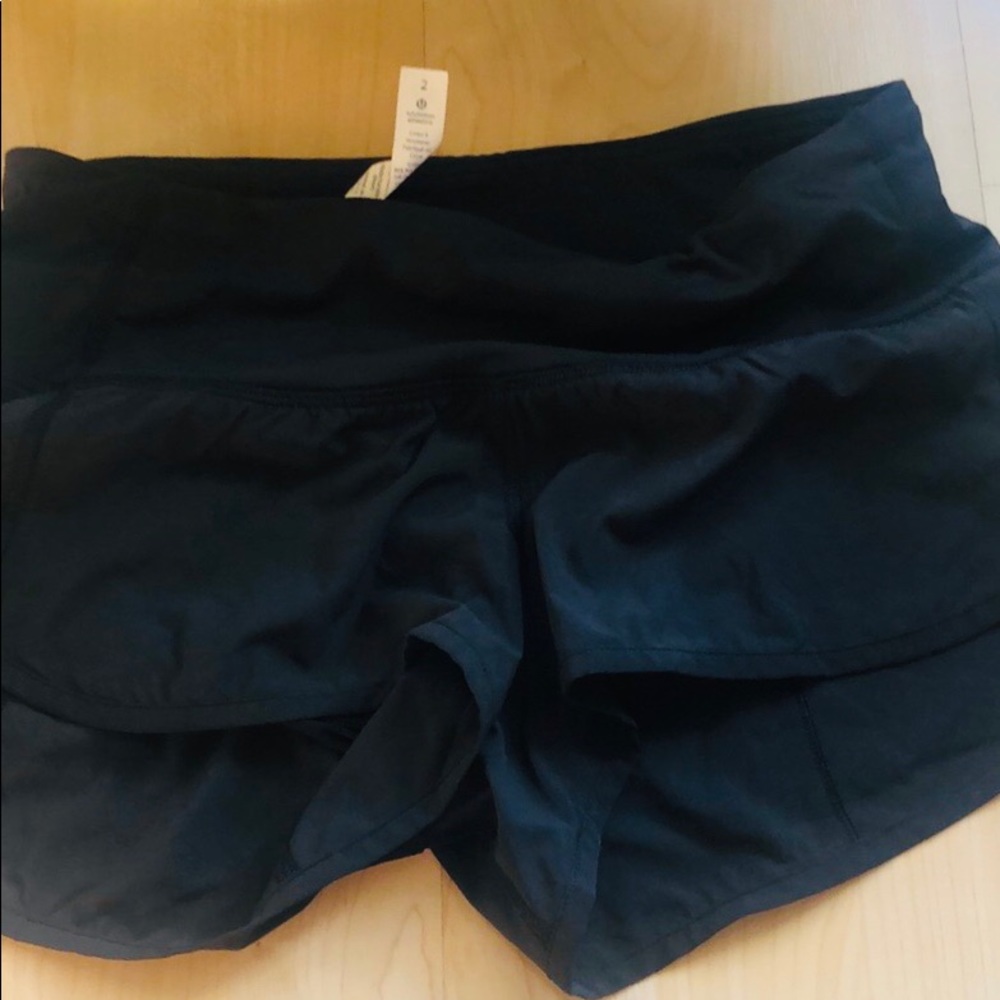 Lululemon Speed up shorts 2.5”